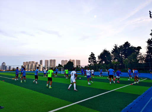 贵阳足球备战队集结集训，全力冲刺2025城市足球邀请赛